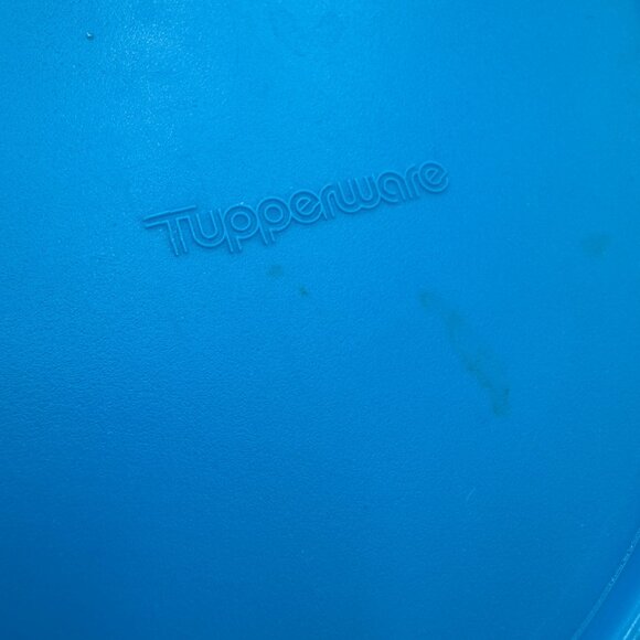 Tupperware Wonderlier Bowl present  Gift Dry Liquid Storage Spill Proof  8 3/4 c - Picture 3 of 12